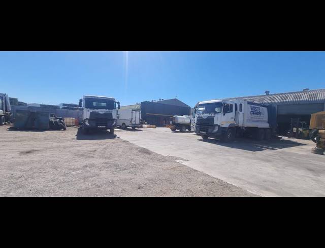 1,100M² WAREHOUSE TO LET IN AIRPORT INDUSTRIA